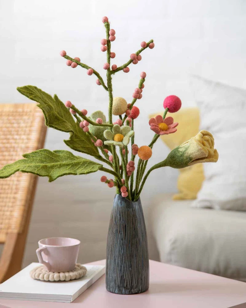 Frühlings-Mix Blumenstrauß Filzblumen Pastellfarben 11 Stück
