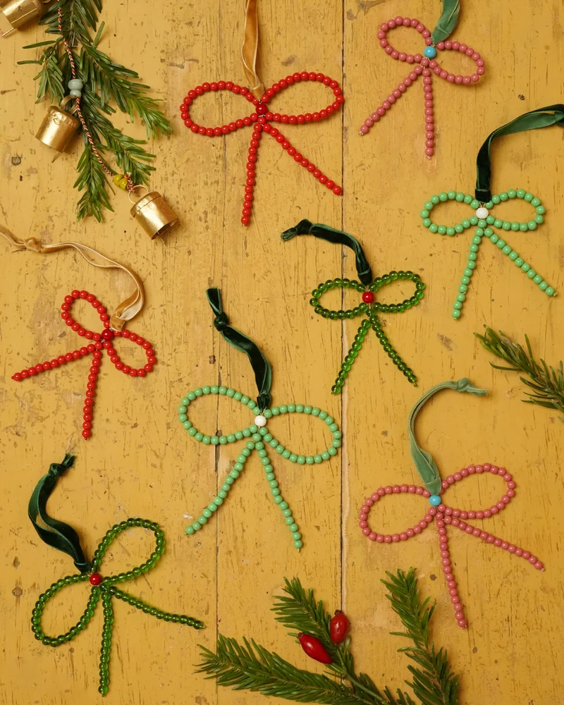 ENDA: Red Beaded Christmas Bow Tree Decoration