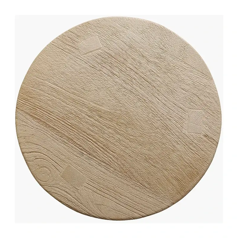 Dreibeiniger Holzhocker rund