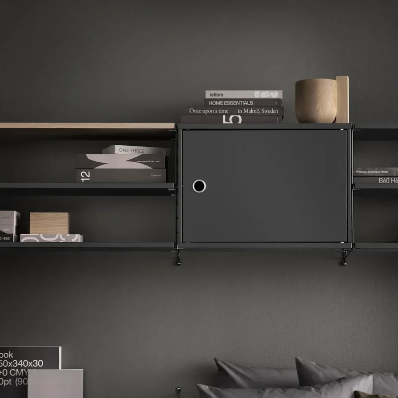 String Schrank mit Schwenktür - String Furniture
