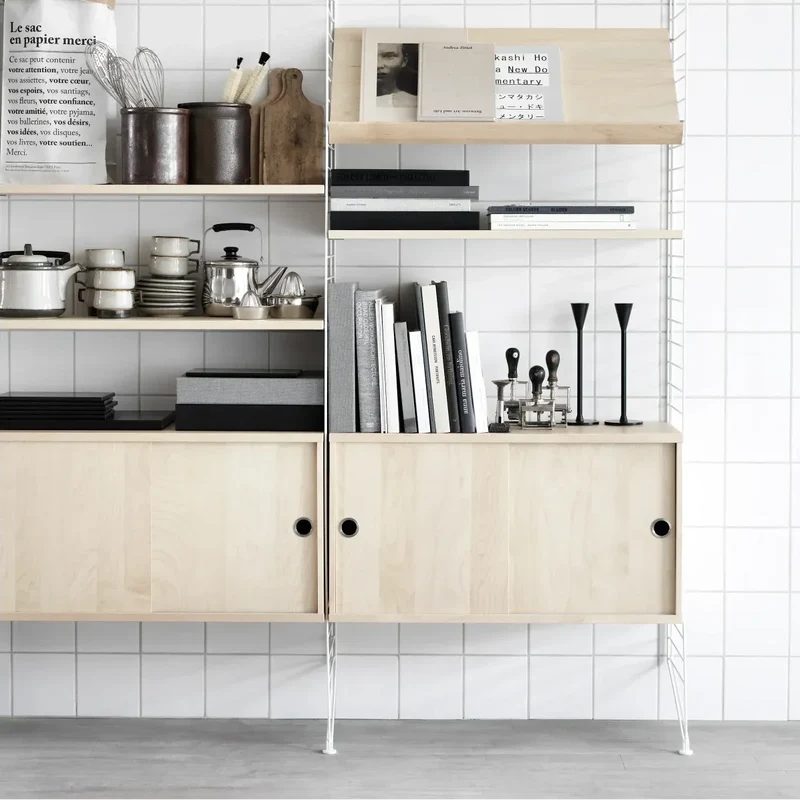 String Schrank mit Schiebetüren - String Furniture