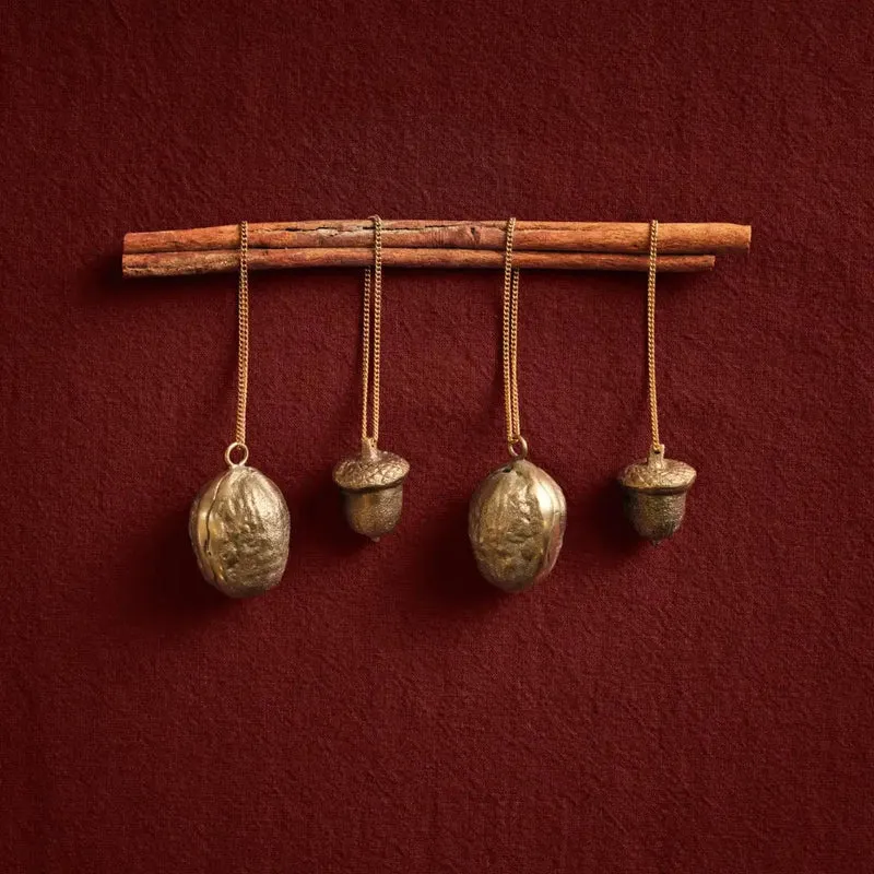Acorn & Walnut Christbaumschmuck Eichel & Walnuss Messing 2er-Set - ferm LIVING