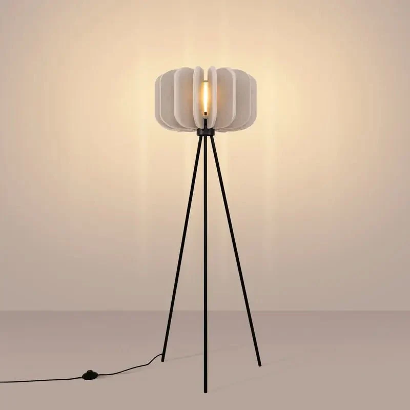MULA Stehlampe Dreibein aus Filz – Beige