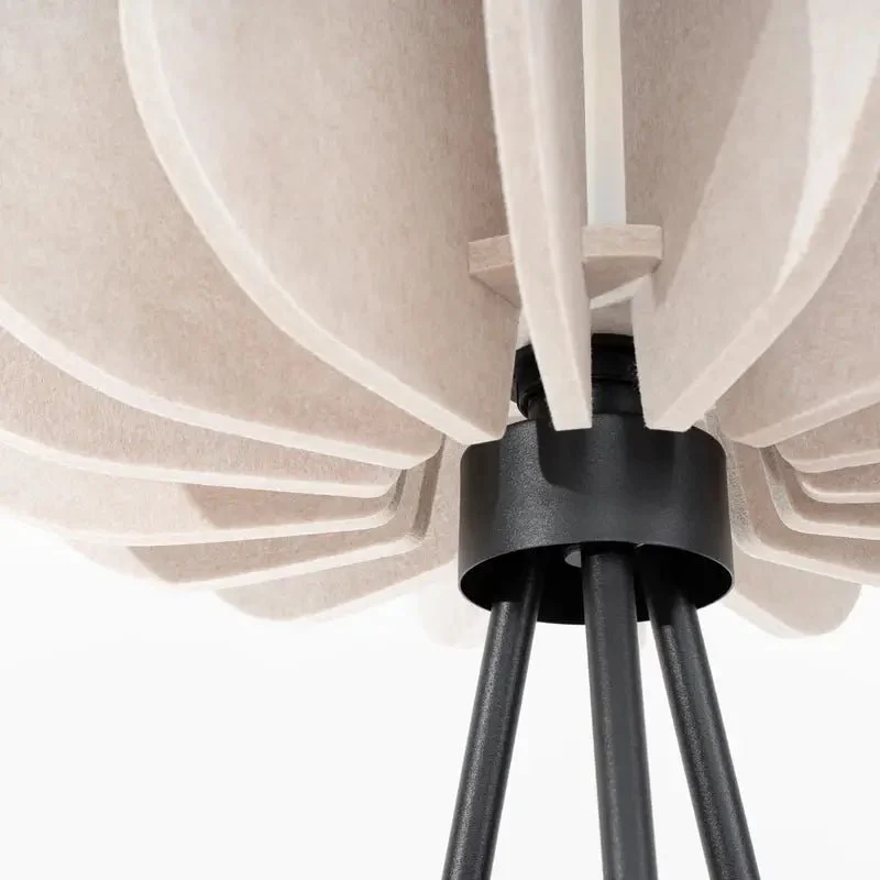 MULA Stehlampe Dreibein aus Filz – Beige