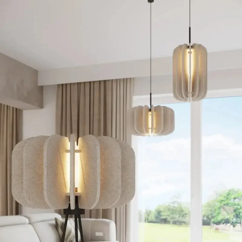 MULA Stehlampe Dreibein aus Filz – Beige
