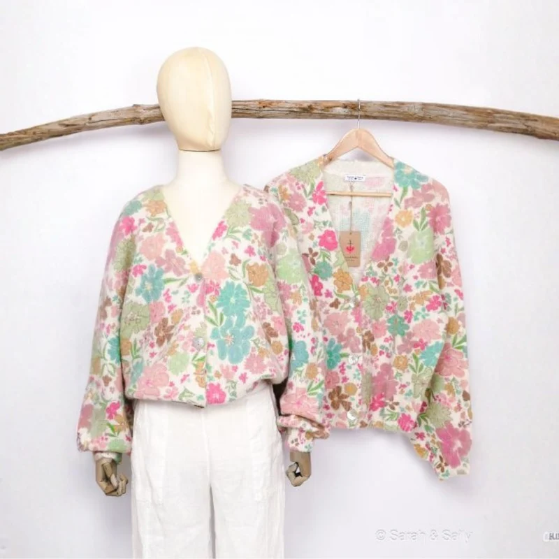 Strickjacke - Wolle - Blumenwiese