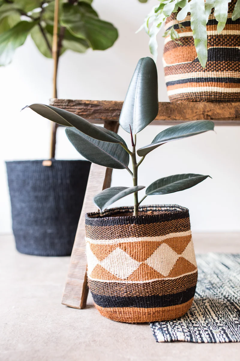 KADI: Geometric Natural and Black Baskets