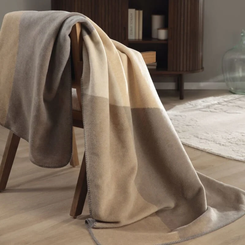 Sofa Decke beige Lava Light