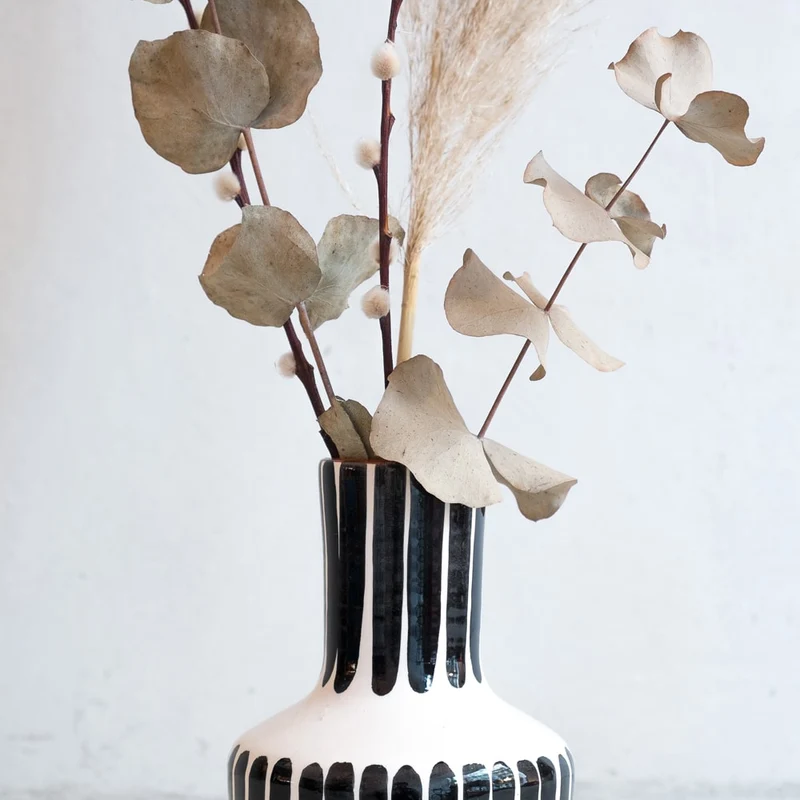 Gestufte Vase in Schwarz