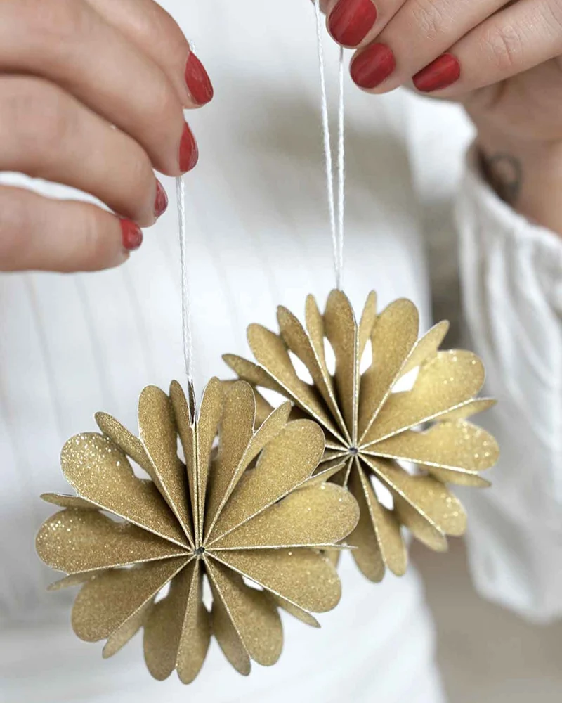 Schneeflocke Papierstern Weihnachtsdeko Gold 8 cm