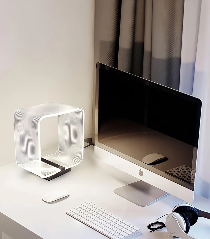 LED Tischlampe in Kubusform