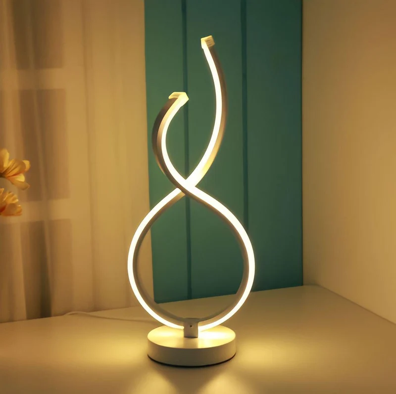 Tischlampe im Spiral-Look