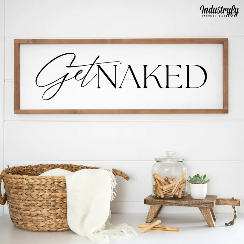 Landhaus Schild | Get naked No2