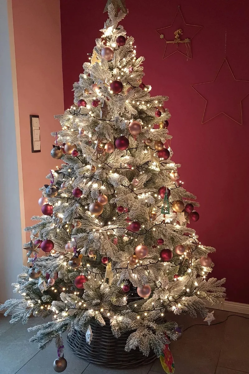 Künstlicher Weihnachtsbaum mit Schnee - Elsa | 230 cm