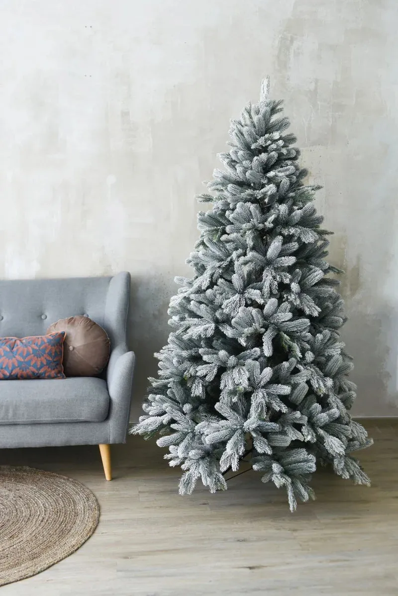 Künstlicher Weihnachtsbaum mit Schnee - Elsa | 230 cm