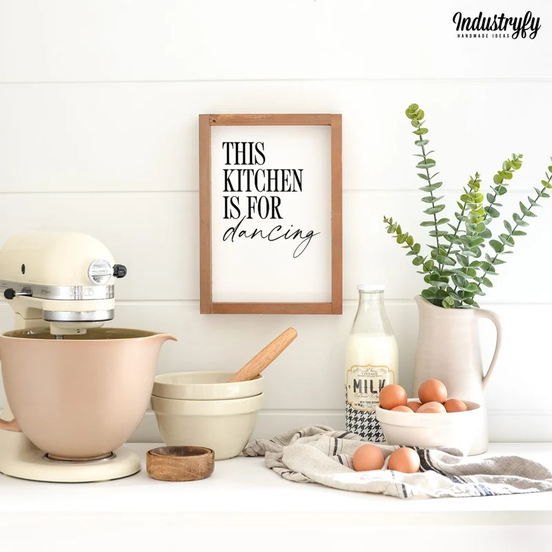 Landhaus Schild | This kitchen is for dancing