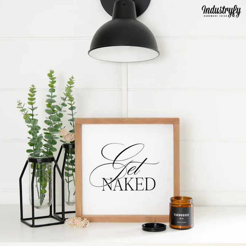 Landhaus Schild | Get naked