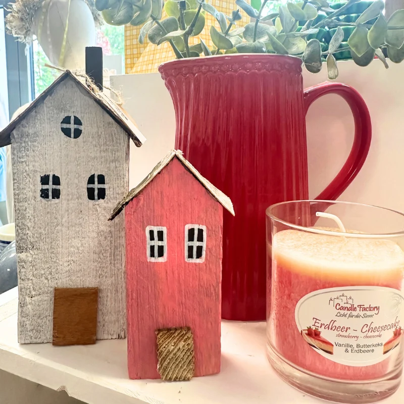 Holzhaus • handmade • recycling product • Gr. S