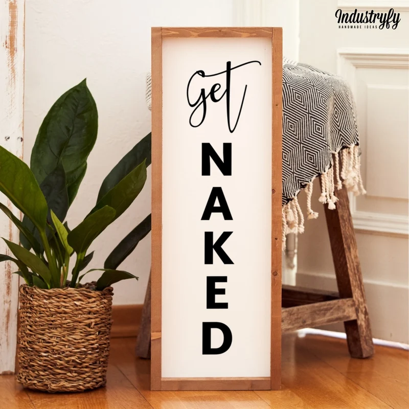 Landhaus Schild | Get naked No1