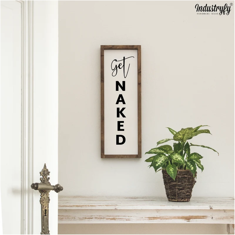 Landhaus Schild | Get naked No1