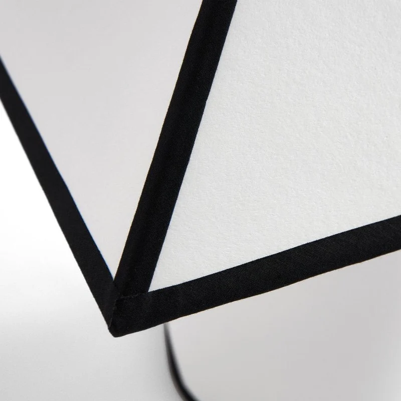 Tischleuchte Ava Pyramid Lamp 290 - HAY