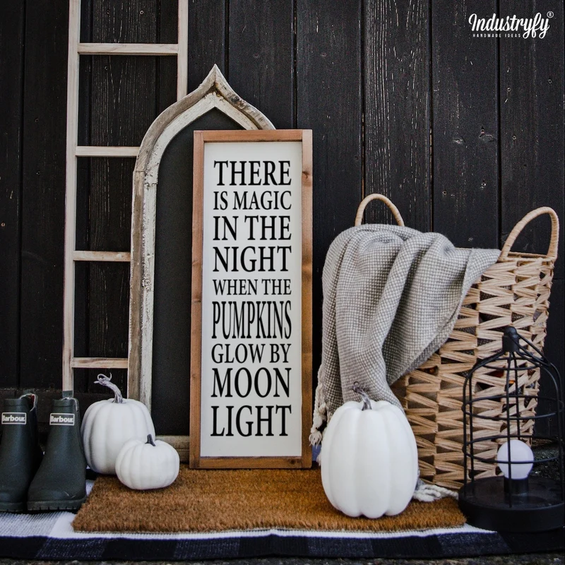 Landhaus Schild | There is magic in the night