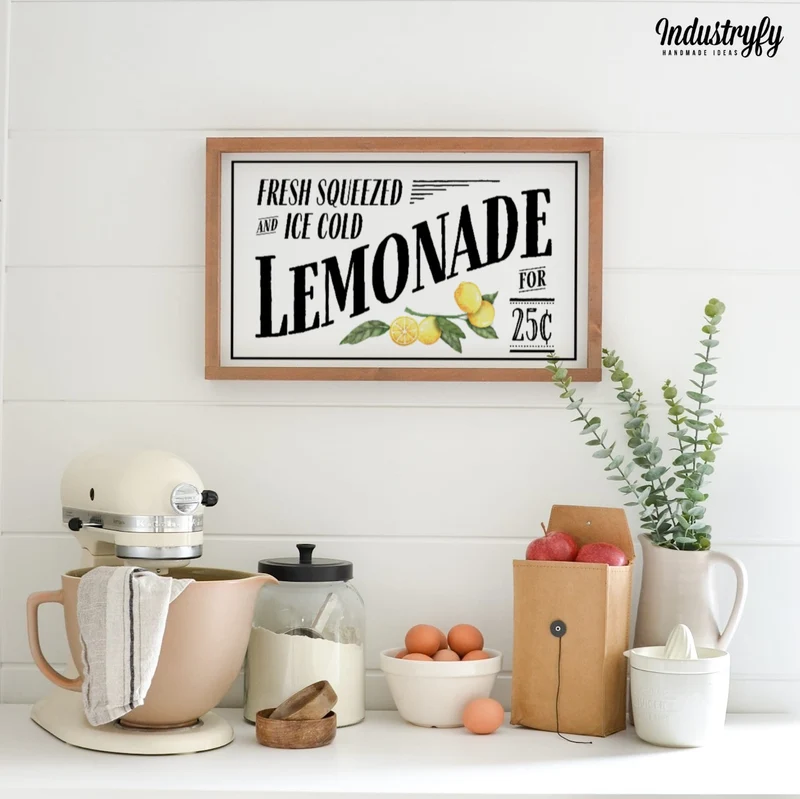 Landhaus Schild | Fresh squeezed lemonade