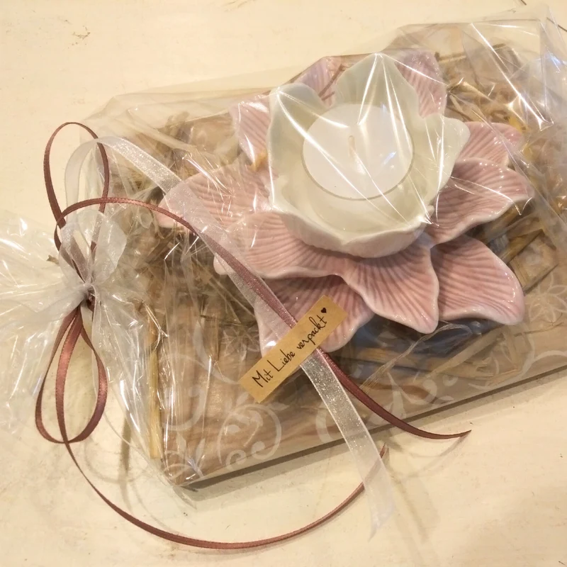 Geschenkverpackung mit viel Liebe